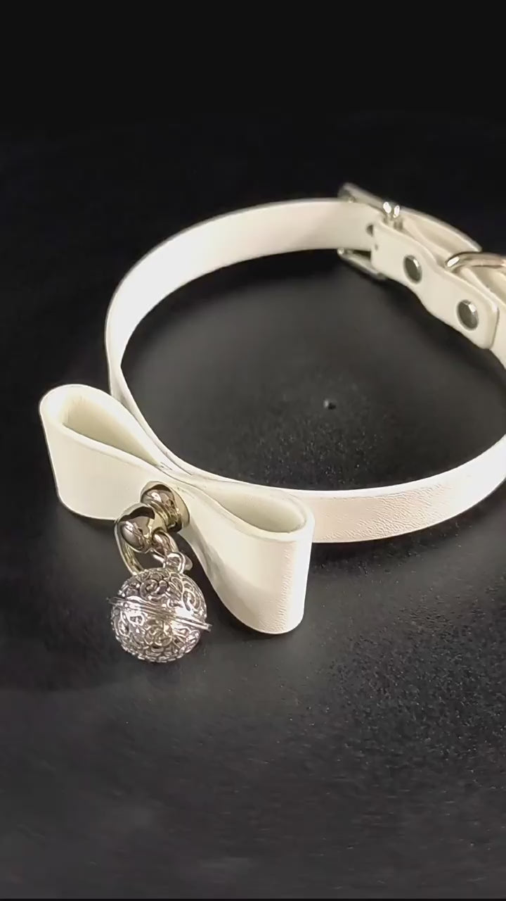 Adjustable PU Leather Training Choker with Palace Bell - PJ035